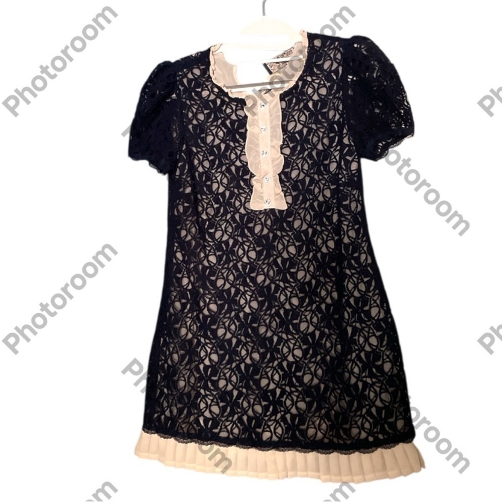 VTG Twelve by Twelve Navy Blue Lace Short-sleeved Mini Dress with Cream Accents. - Picture 9 of 9